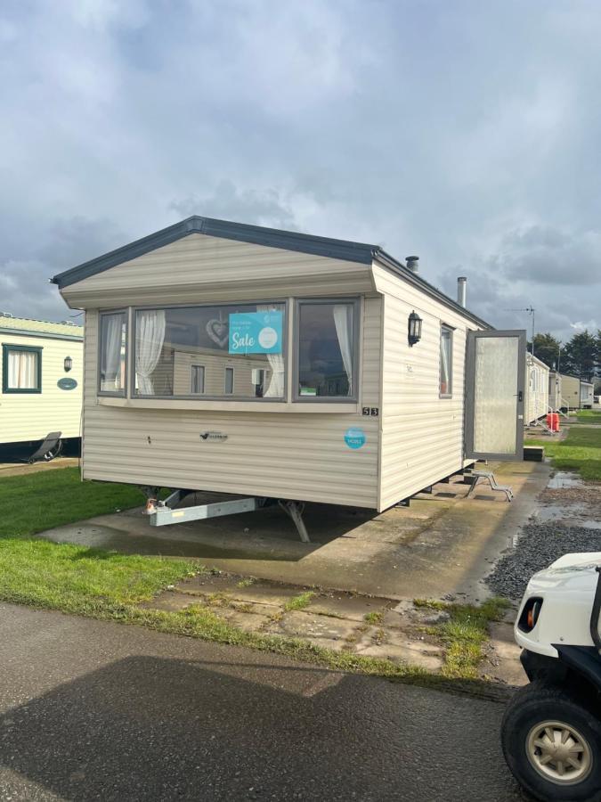 Lisa And Laddy Caravan Hire Meliden Exterior foto
